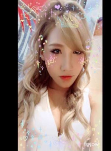 ざわちんがキャバ嬢に 胸元SEXY“キャバちん”に指名殺到