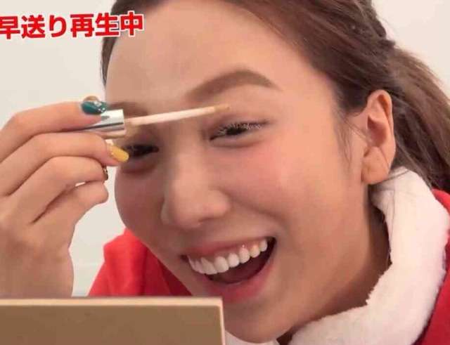ざわちんがキャバ嬢に 胸元SEXY“キャバちん”に指名殺到