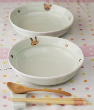子供用の食器はどんな物ですか？
