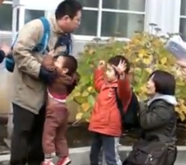 マナー無視する「撮り鉄」を怒鳴った駅員 ネットでは賛否