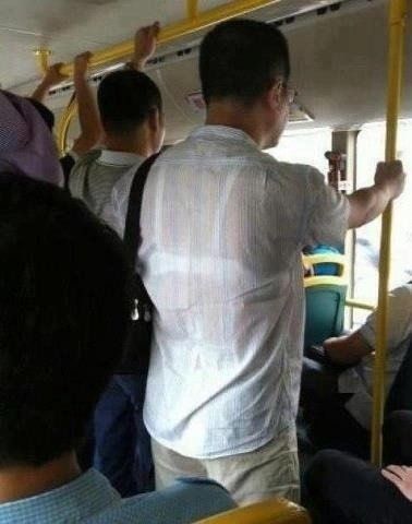 女性下着屋に来る男性どう思いますか？