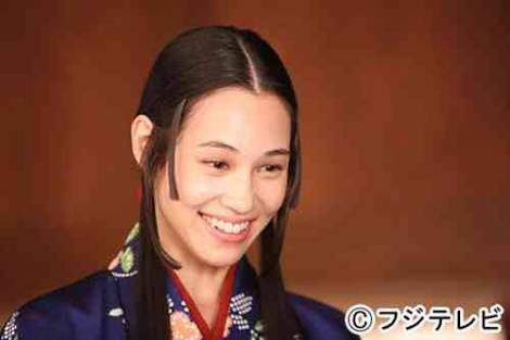 修正しすぎて誰か分からない画像