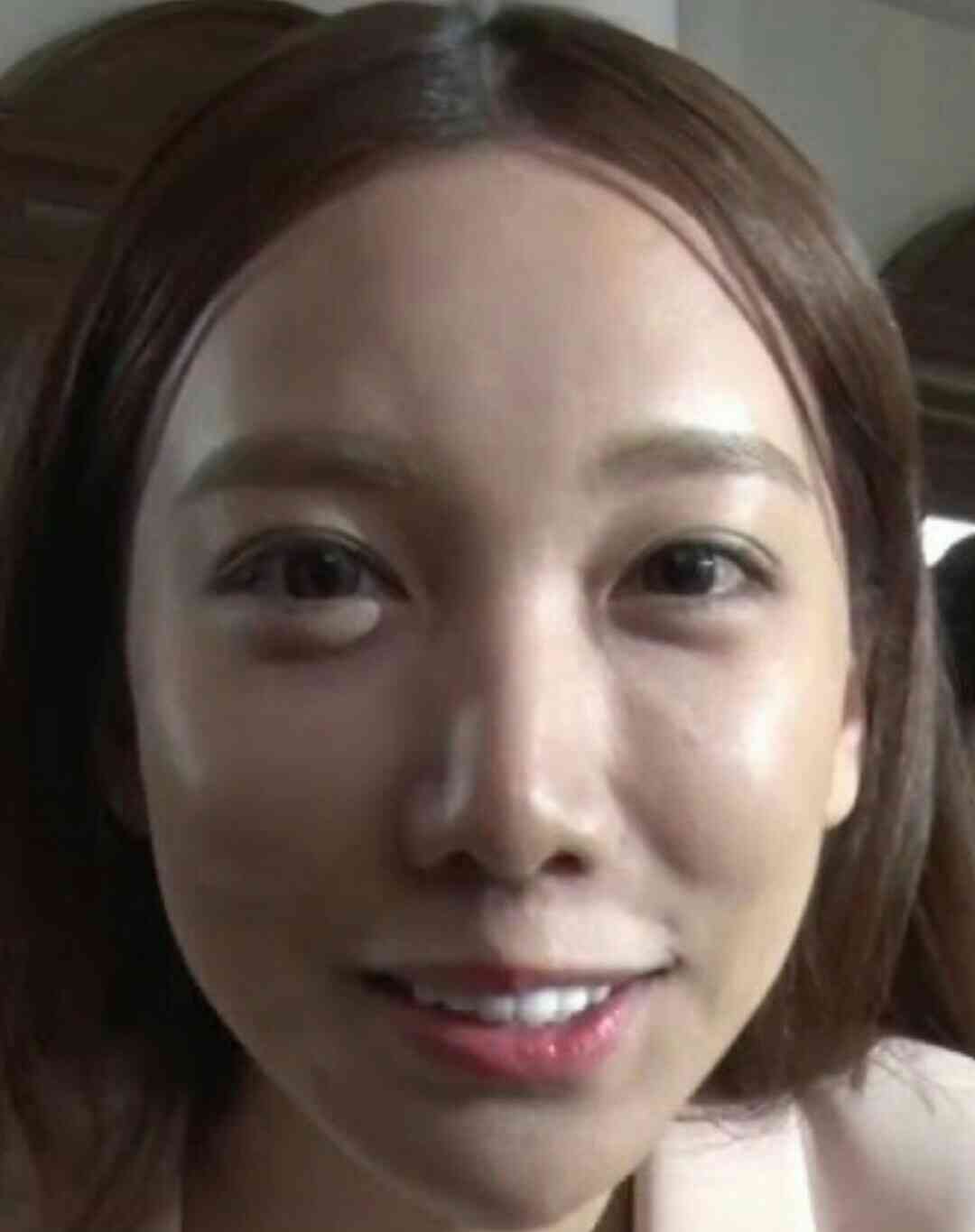 修正しすぎて誰か分からない画像