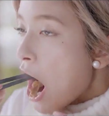 ローラ『めざましテレビ』で料理コーナー担当　裏の『MOCO'Sキッチン』は「ライバル」
