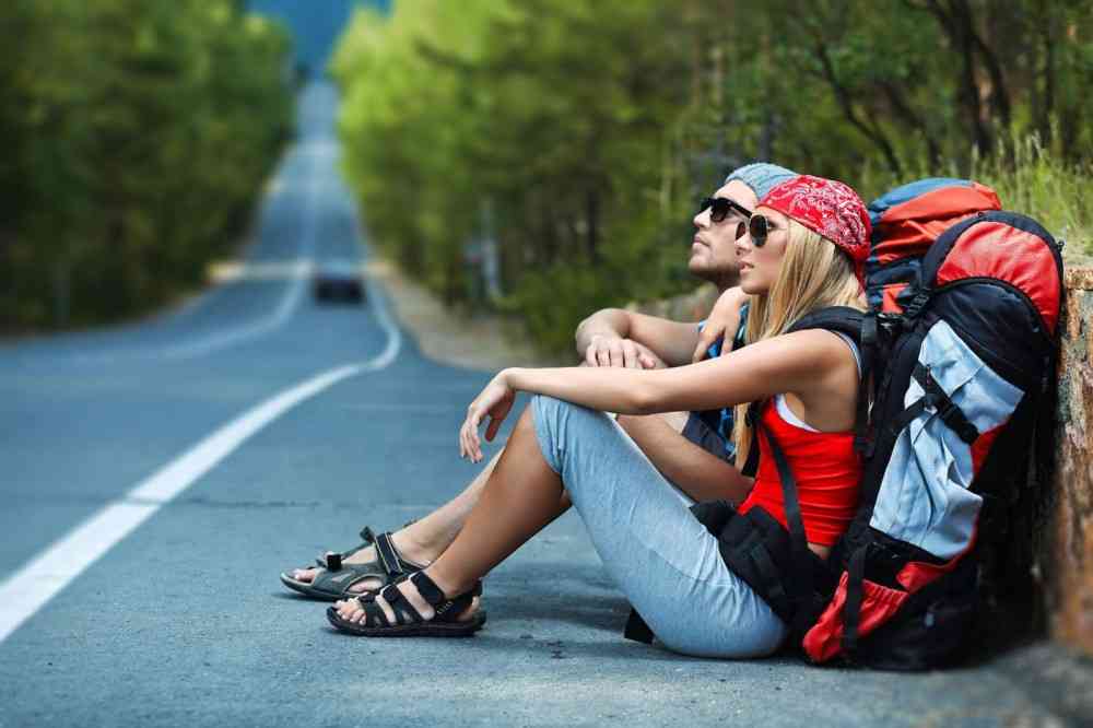 車掌「多くの外国人で、ご不便を」車内アナウンスして口頭注意 「差別の意図ない」と釈明