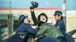 福山雅治、映画『SCOOP！』大苦戦!!　前作『そして父になる』から興収“約5割減”の危機