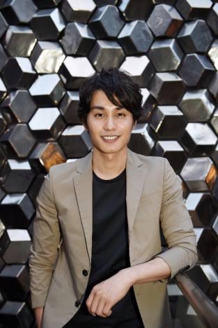 割れ顎の人集まれ!