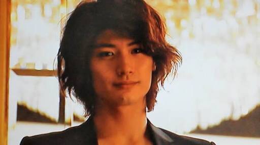 割れ顎の人集まれ!