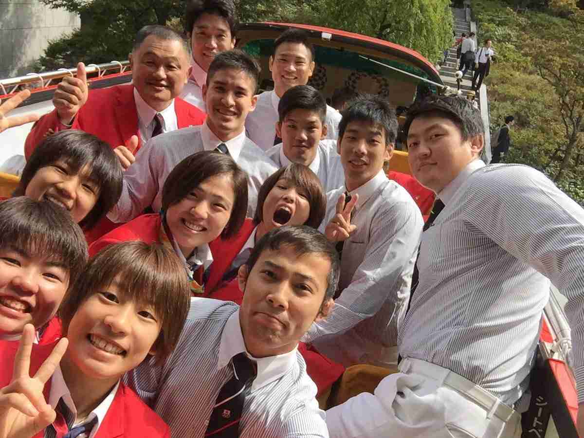 リオ五輪＆パラメダリストがパレード　内村、吉田らに大歓声
