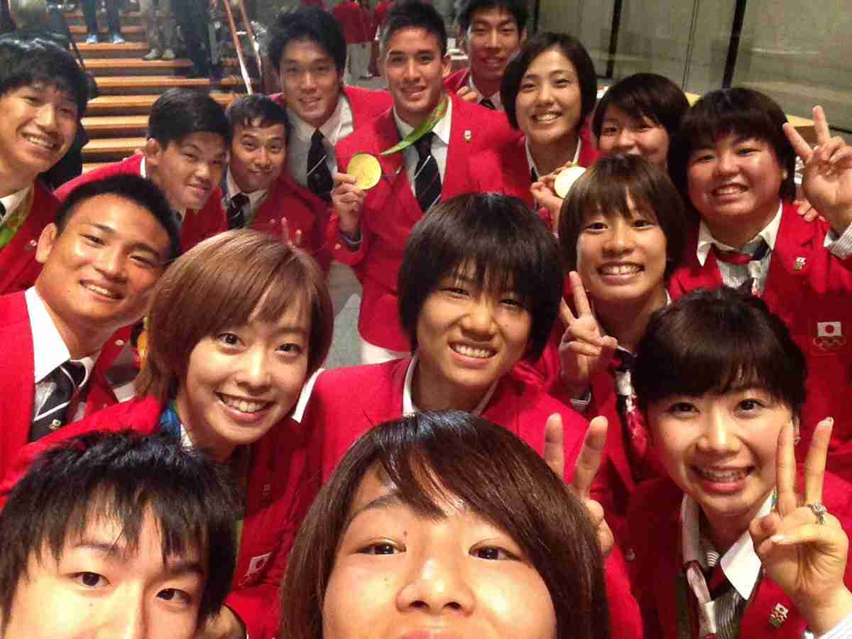 リオ五輪＆パラメダリストがパレード　内村、吉田らに大歓声