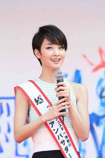 美人女優の笑顔の画像を貼るトピ