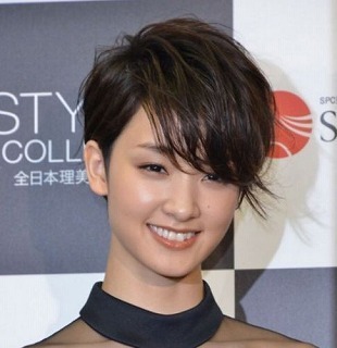 美人女優の笑顔の画像を貼るトピ