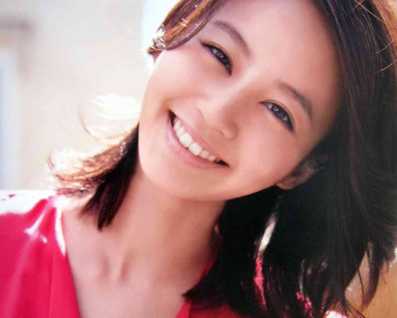 美人女優の笑顔の画像を貼るトピ