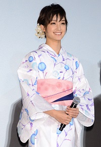 美人女優の笑顔の画像を貼るトピ