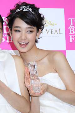 美人女優の笑顔の画像を貼るトピ