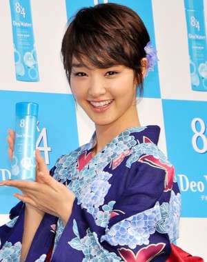 美人女優の笑顔の画像を貼るトピ