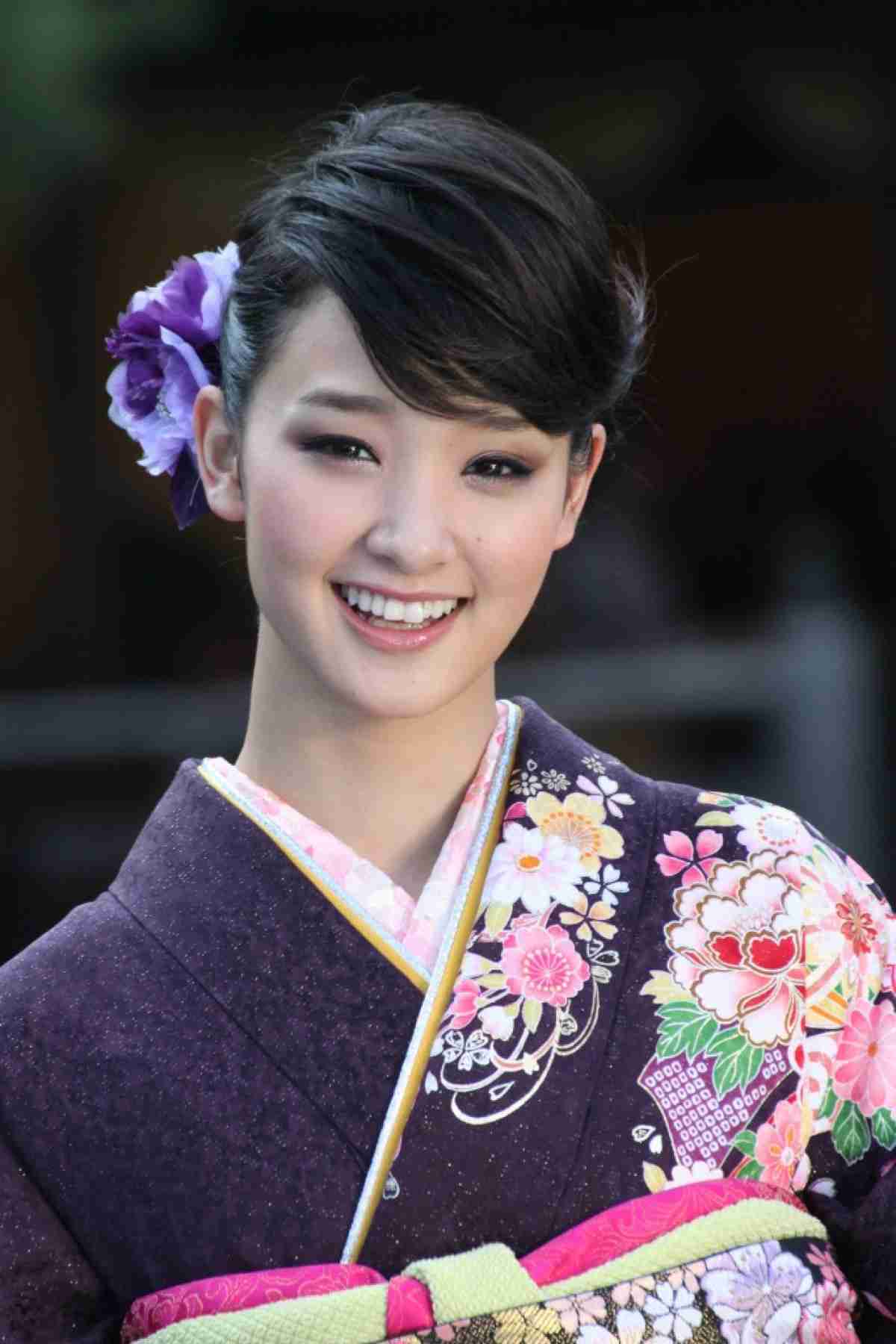 美人女優の笑顔の画像を貼るトピ