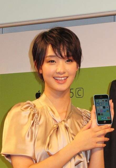 美人女優の笑顔の画像を貼るトピ