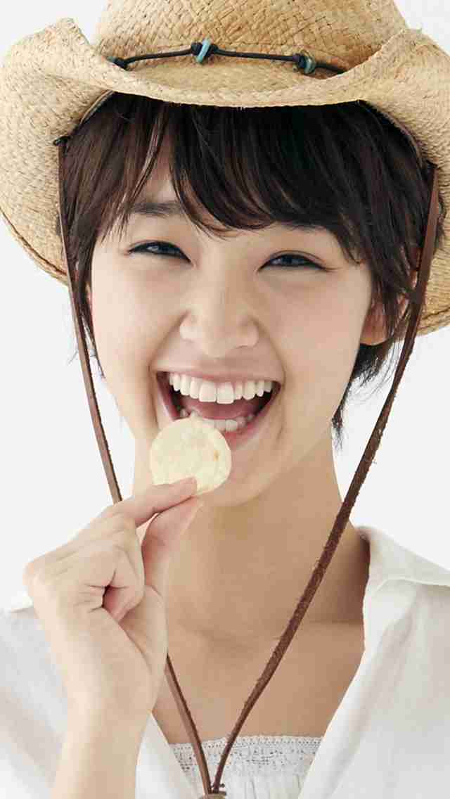 美人女優の笑顔の画像を貼るトピ