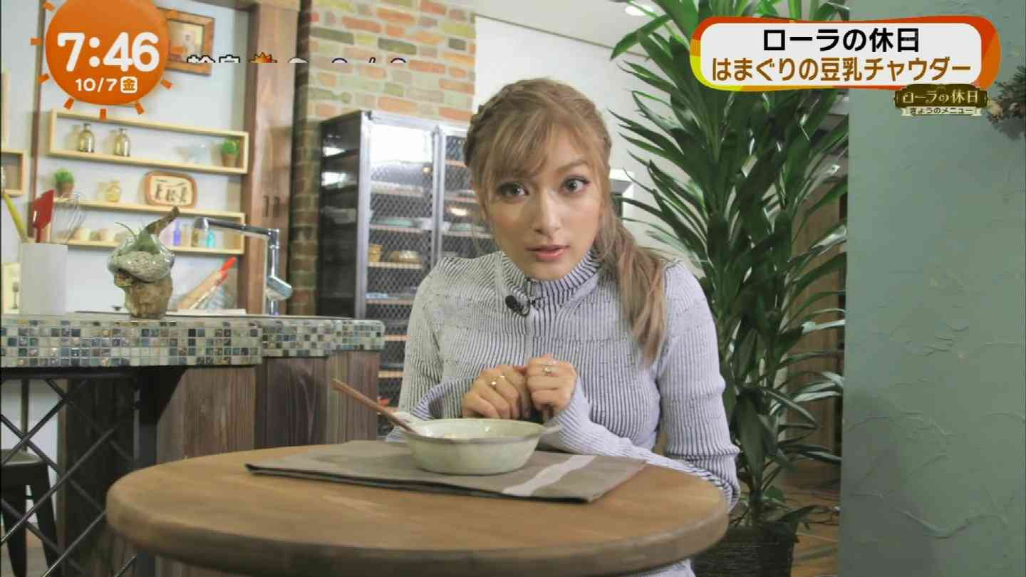ローラ、初の料理コーナーで意外な?腕前披露「豆乳を投入します。ウフフ」