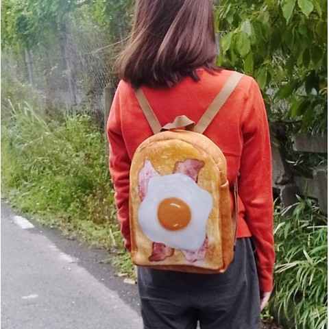 個性的な小物やバッグが好きな方