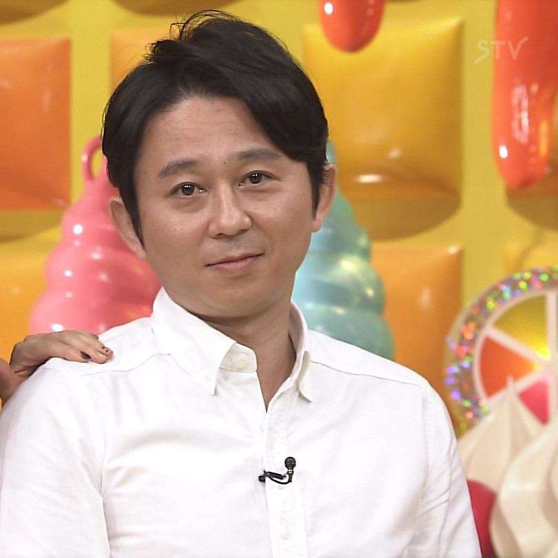 熊切あさ美、Instagramで「この手はダーレだ?」