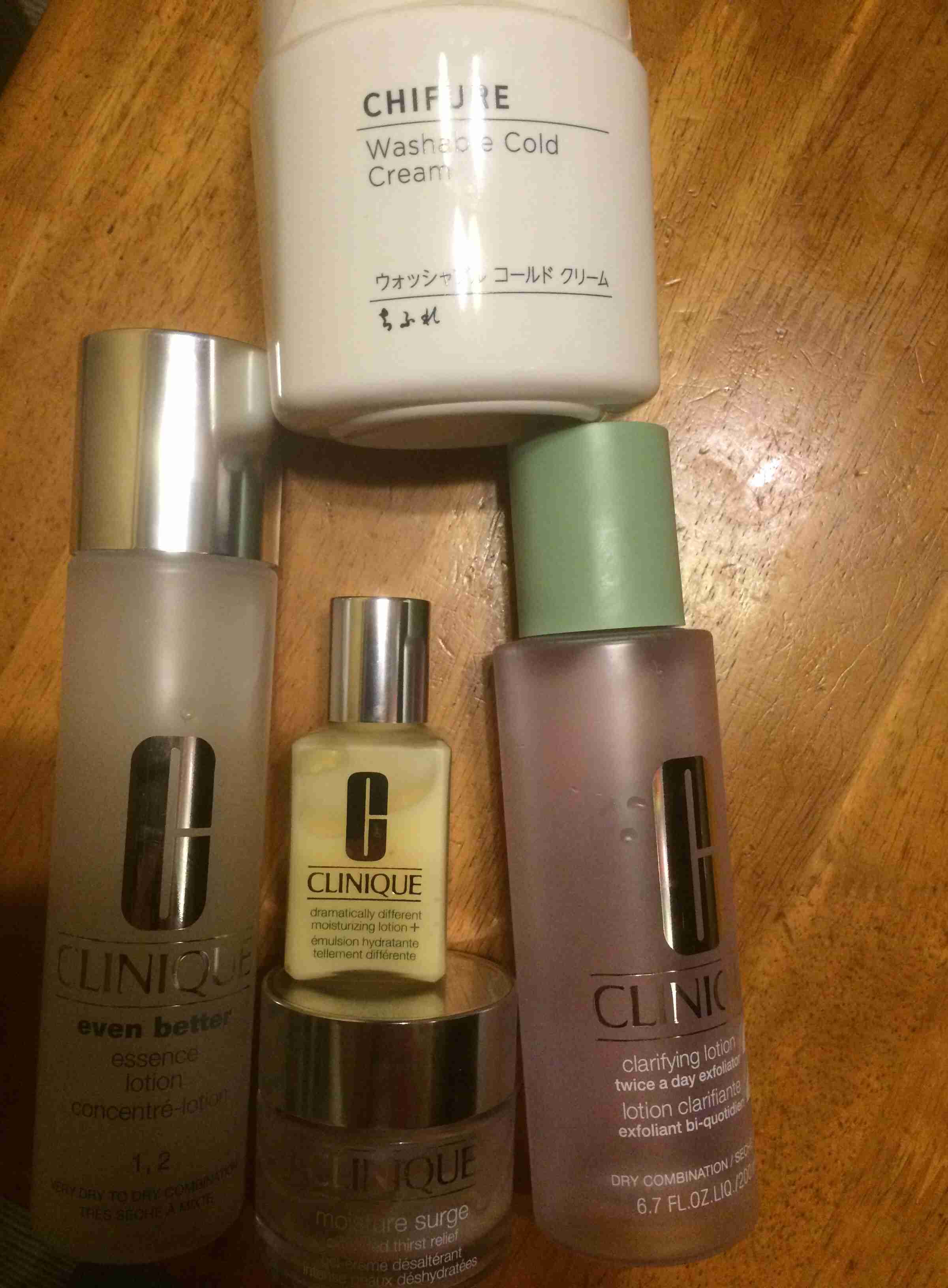 スキンケア用品のレギュラーを見せてください！