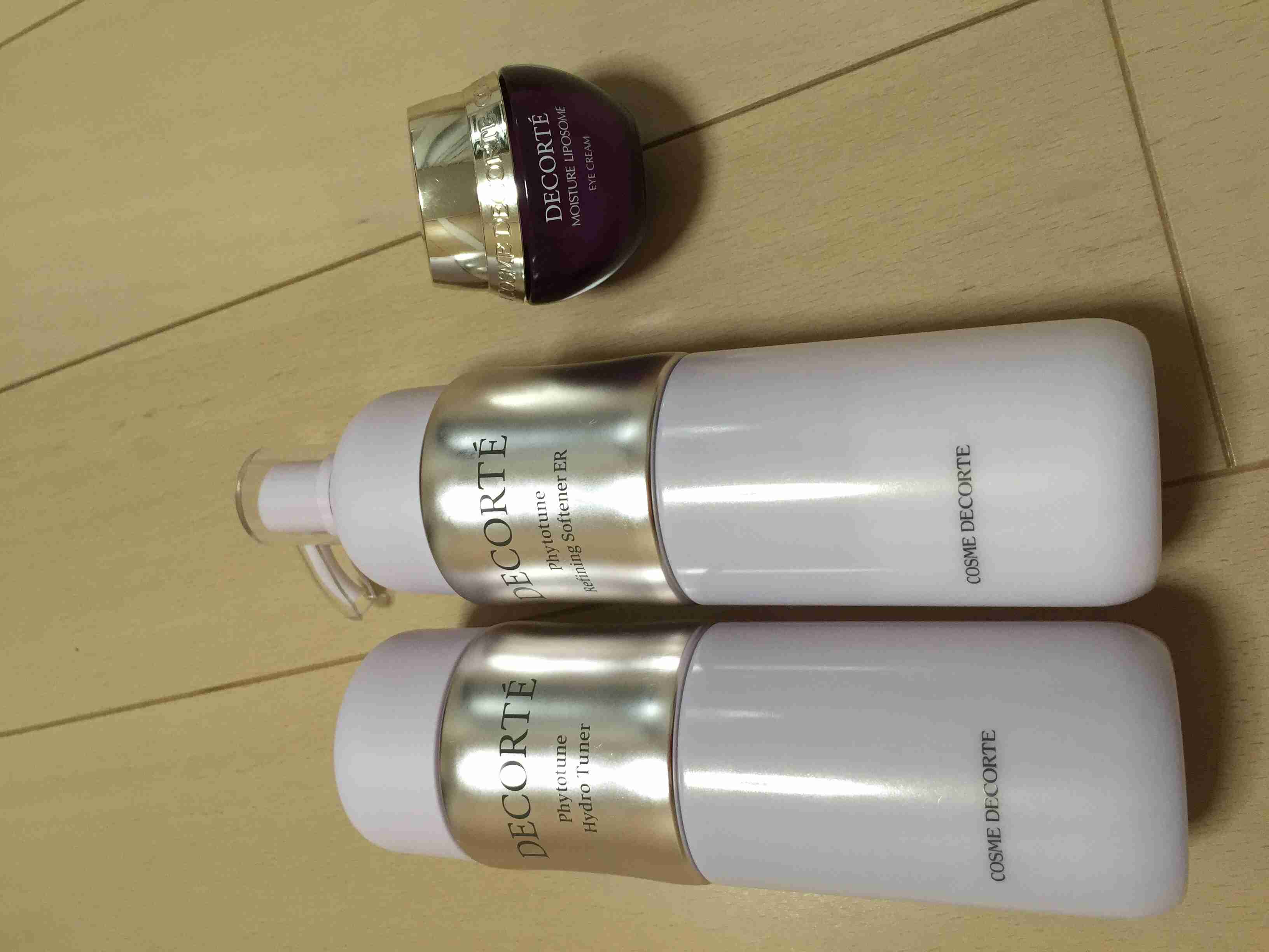 スキンケア用品のレギュラーを見せてください！