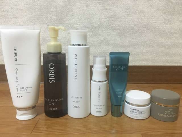 スキンケア用品のレギュラーを見せてください！