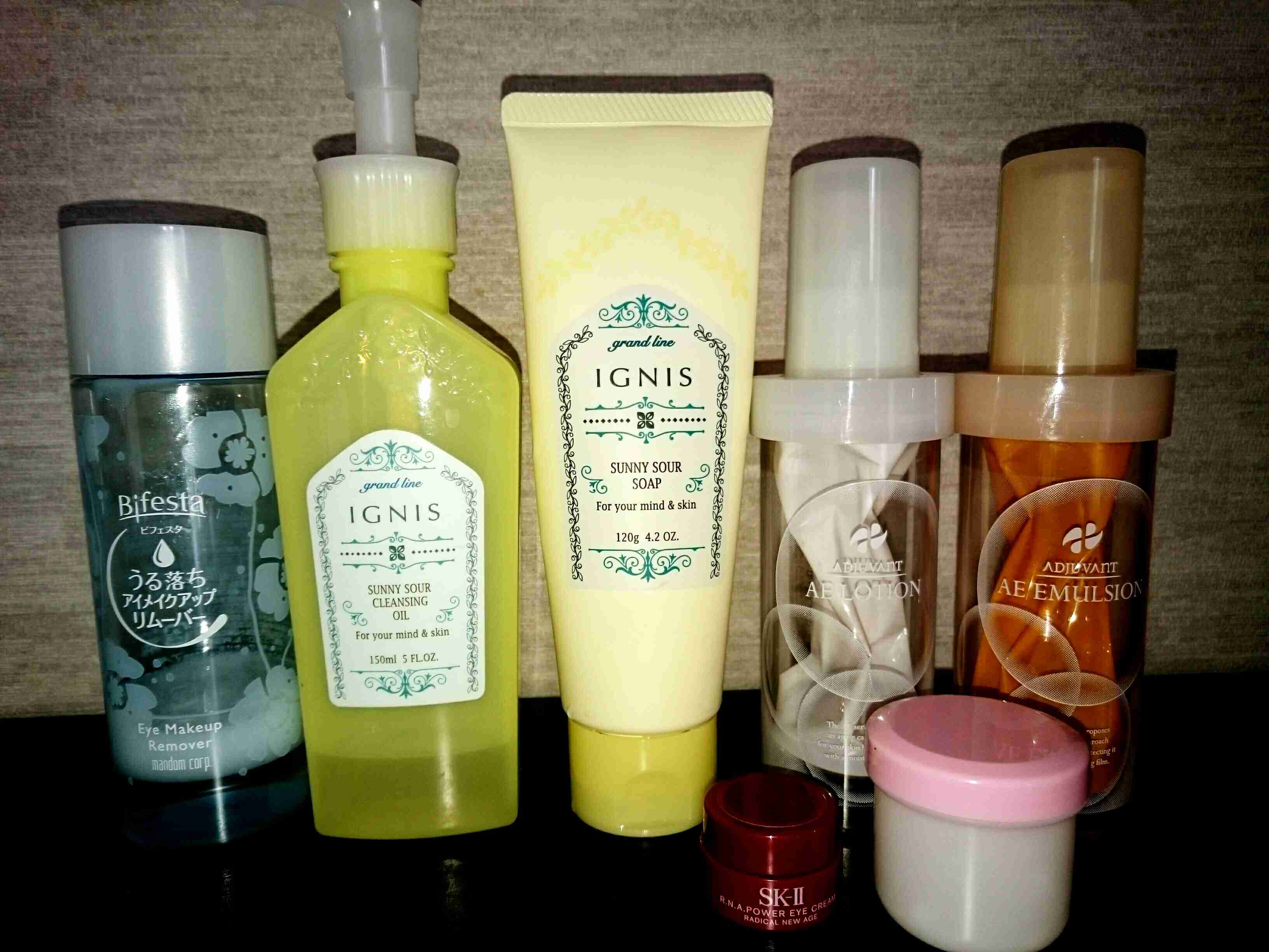 スキンケア用品のレギュラーを見せてください！