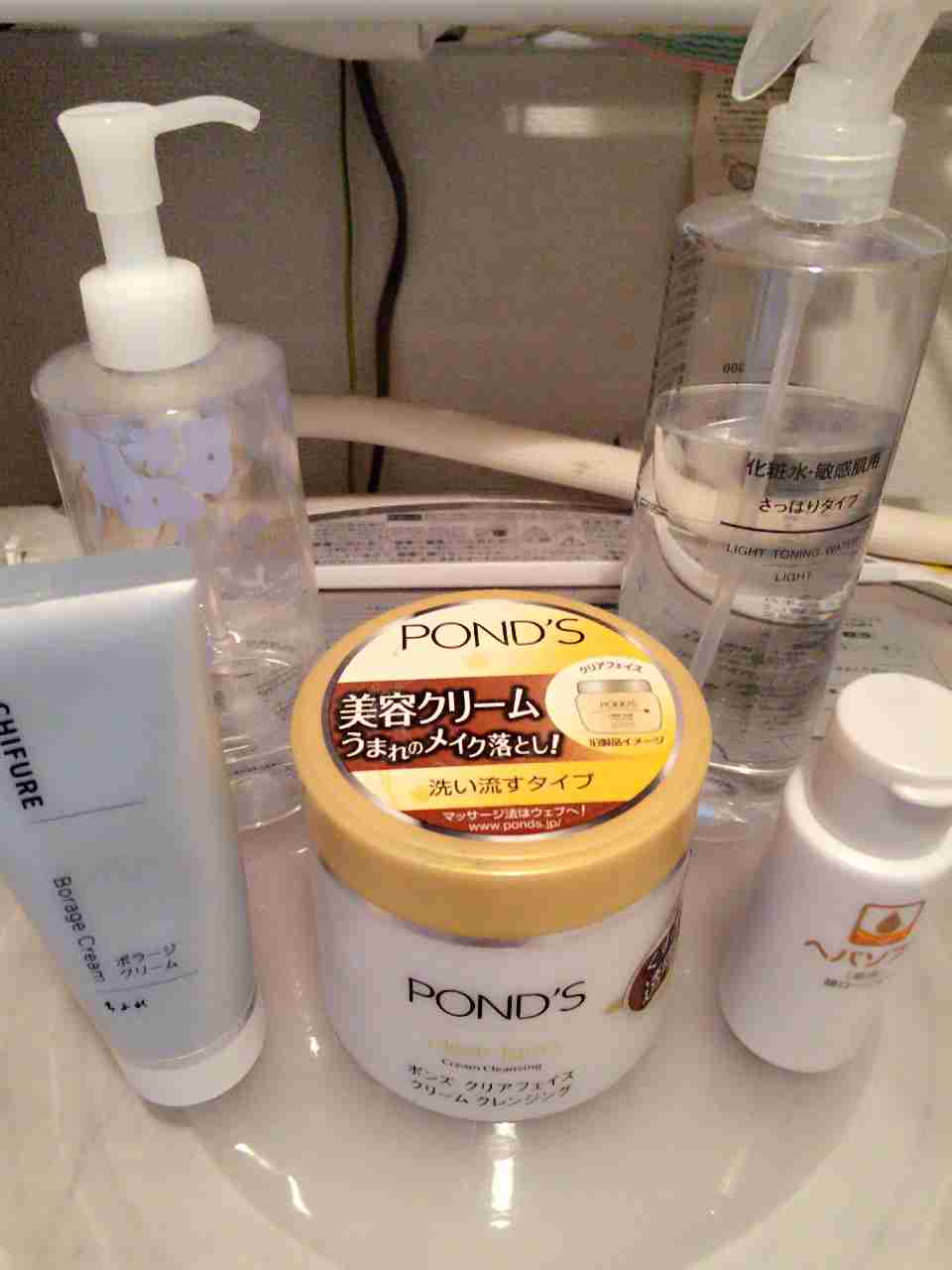 スキンケア用品のレギュラーを見せてください！