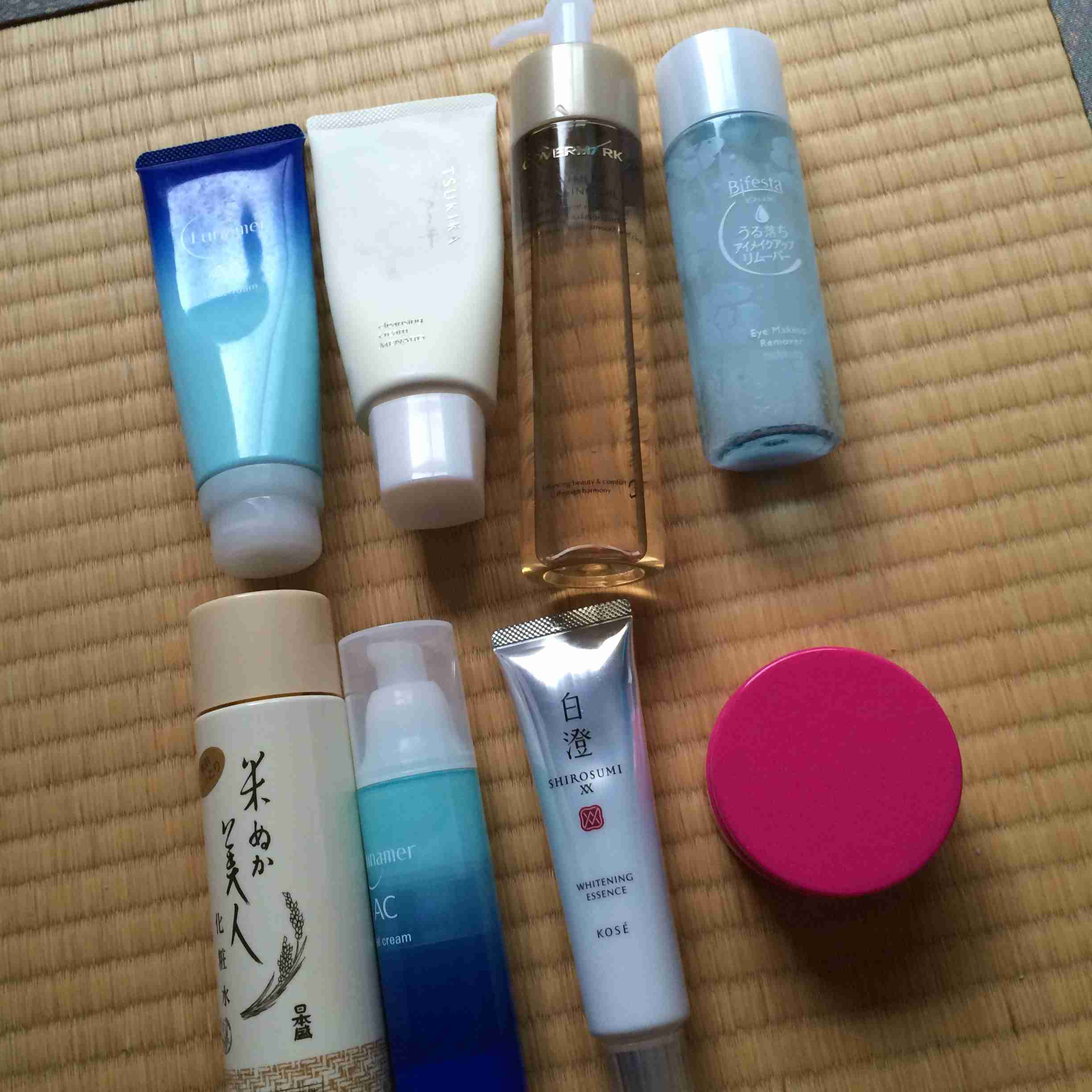 スキンケア用品のレギュラーを見せてください！