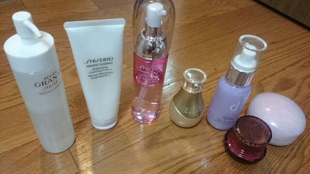 スキンケア用品のレギュラーを見せてください！