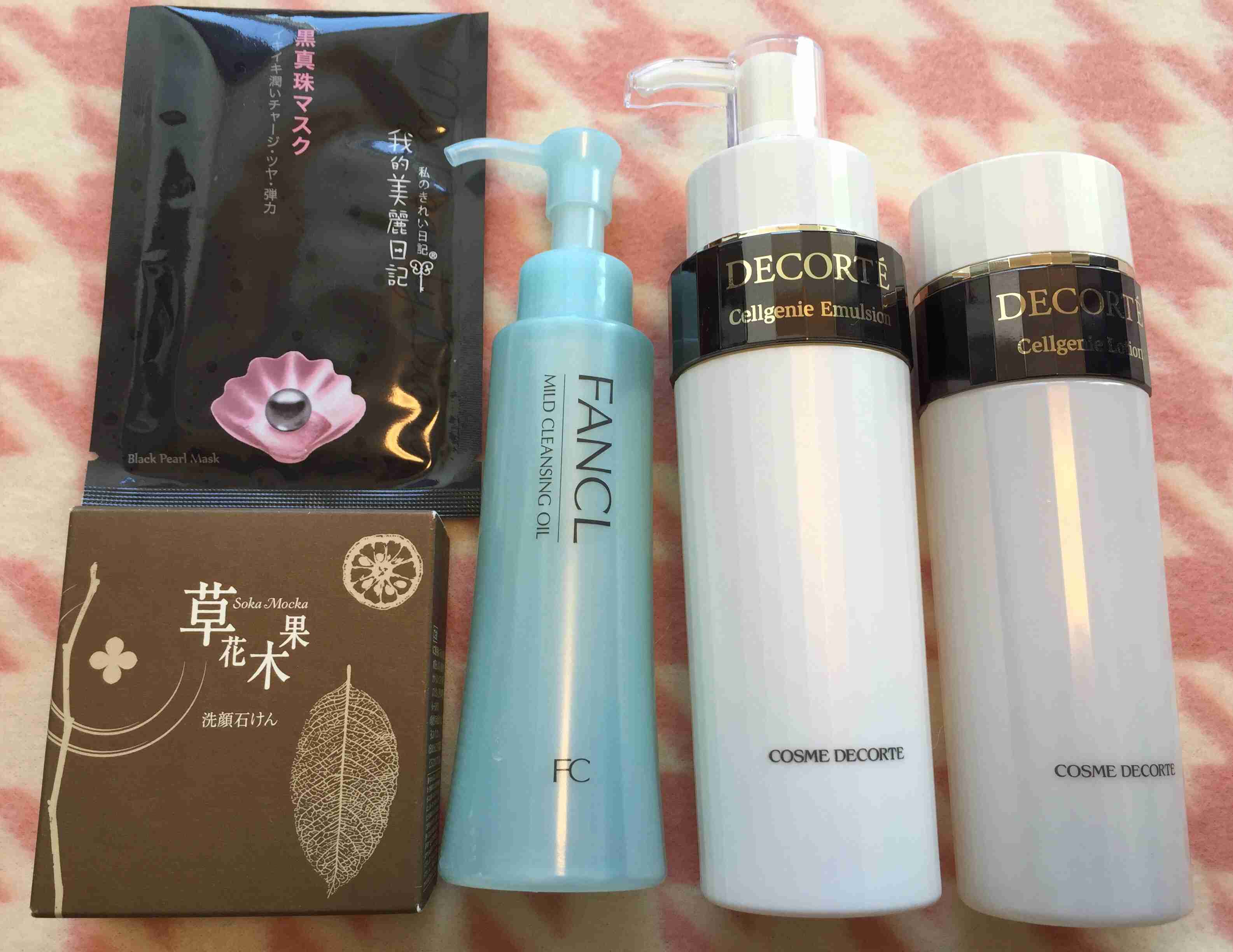 スキンケア用品のレギュラーを見せてください！