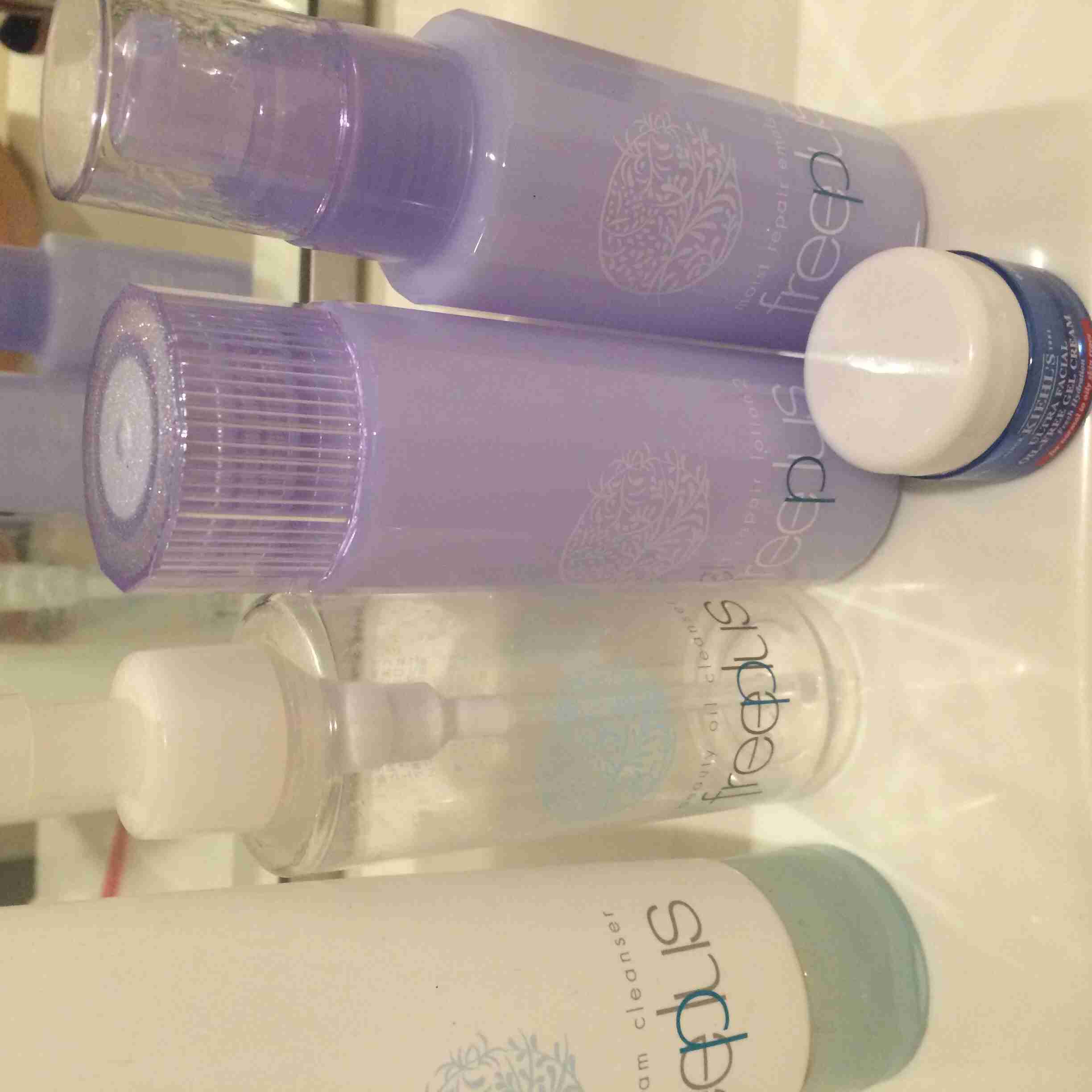 スキンケア用品のレギュラーを見せてください！