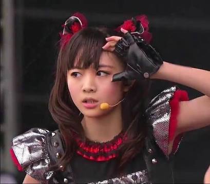 現役女性アイドルで一番可愛いと思う人は誰ですか?