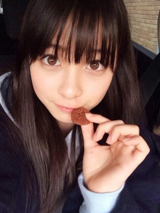 現役女性アイドルで一番可愛いと思う人は誰ですか?