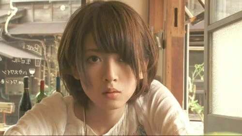現役女性アイドルで一番可愛いと思う人は誰ですか?