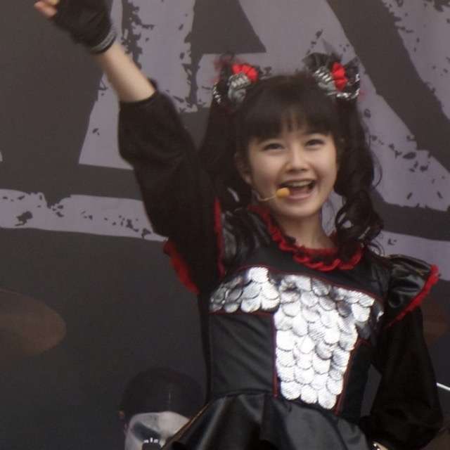 現役女性アイドルで一番可愛いと思う人は誰ですか?