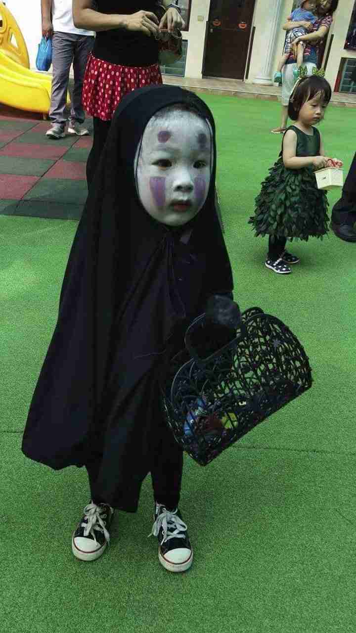 男子がドン引きな女子のハロウィン仮装「入り込みすぎ」「そもそもなんの仮装だよそれ…」
