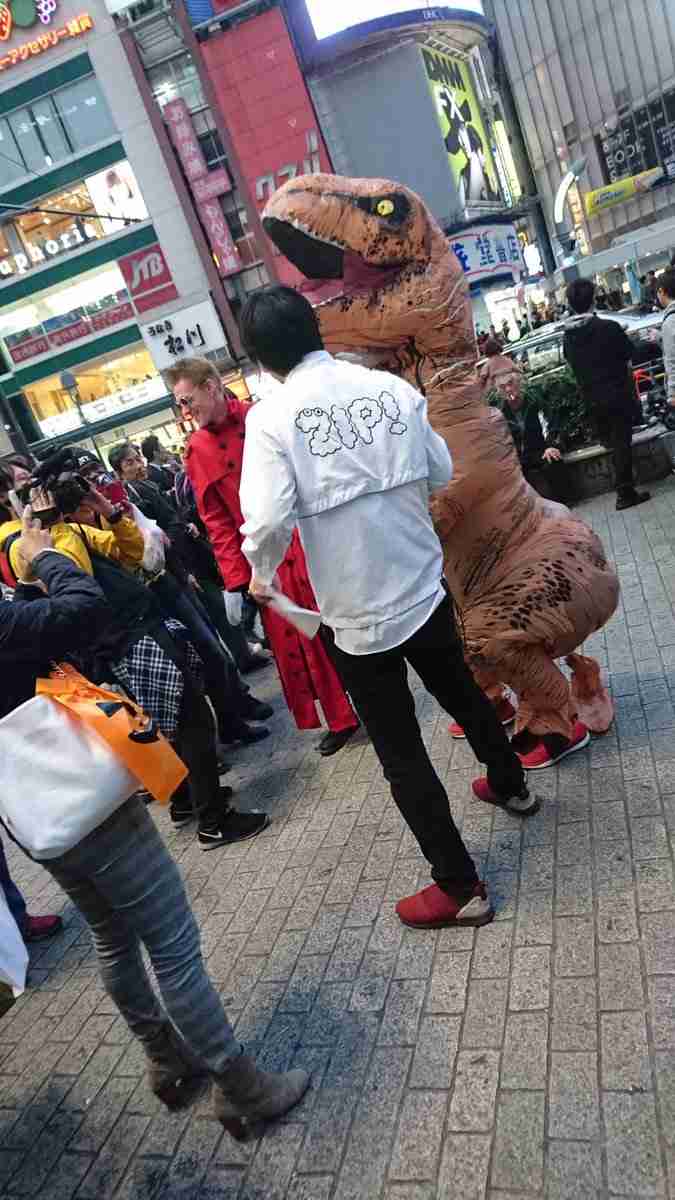 男子がドン引きな女子のハロウィン仮装「入り込みすぎ」「そもそもなんの仮装だよそれ…」