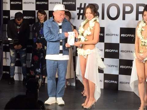 初代“日本一美しいおっぱい”グランプリ、Fカップ美女に決定　マギーも絶賛「触りたくなる」