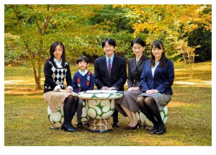 眞子さま、ガッチリ体型のイケメンと横浜デート後に東横線でラブラブなご様子