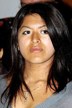 眞子さま、ガッチリ体型のイケメンと横浜デート後に東横線でラブラブなご様子