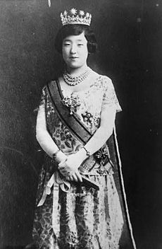 眞子さま、ガッチリ体型のイケメンと横浜デート後に東横線でラブラブなご様子