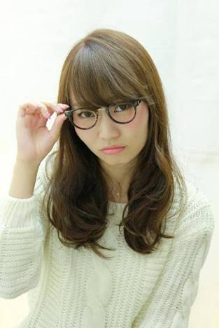 眼鏡派ですかコンタクト派ですか？