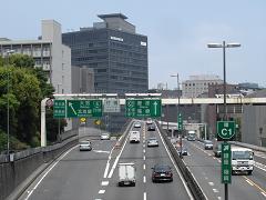 日本人が開発したノーパソサイズの車がついにプレオーダー開始!