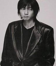 影のある男性が好きな人