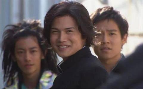 影のある男性が好きな人