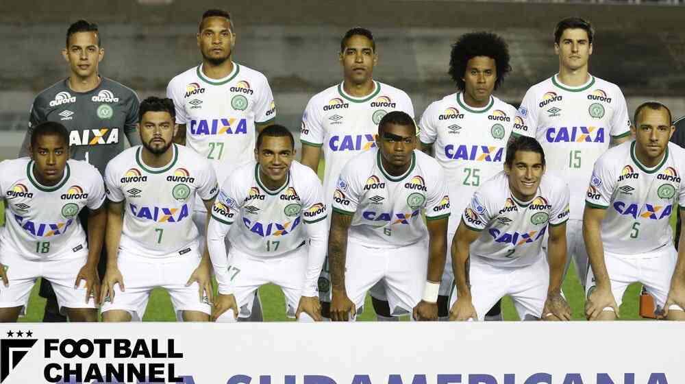 南米コロンビアでチャーター機墜落 ブラジルのサッカー選手ら72人搭乗